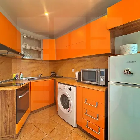 Bright Base Rooftop Chill 1br *