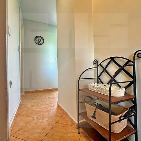 Bright Base Rooftop Chill 1br