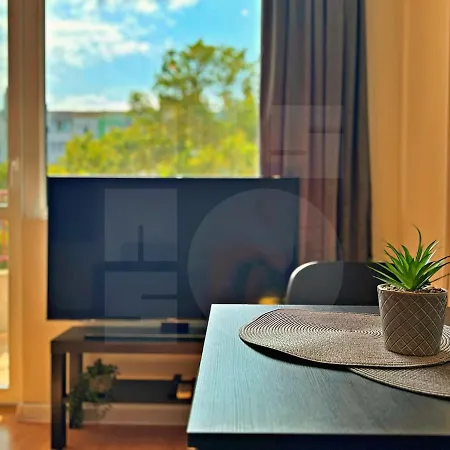 Bright Base Rooftop Chill 1br Апартамент Варна