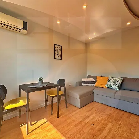 Bright Base Rooftop Chill 1br * Варна